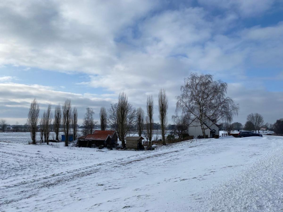 Roer, huisje aan de Maas Maren-Kessel Buitenkant foto