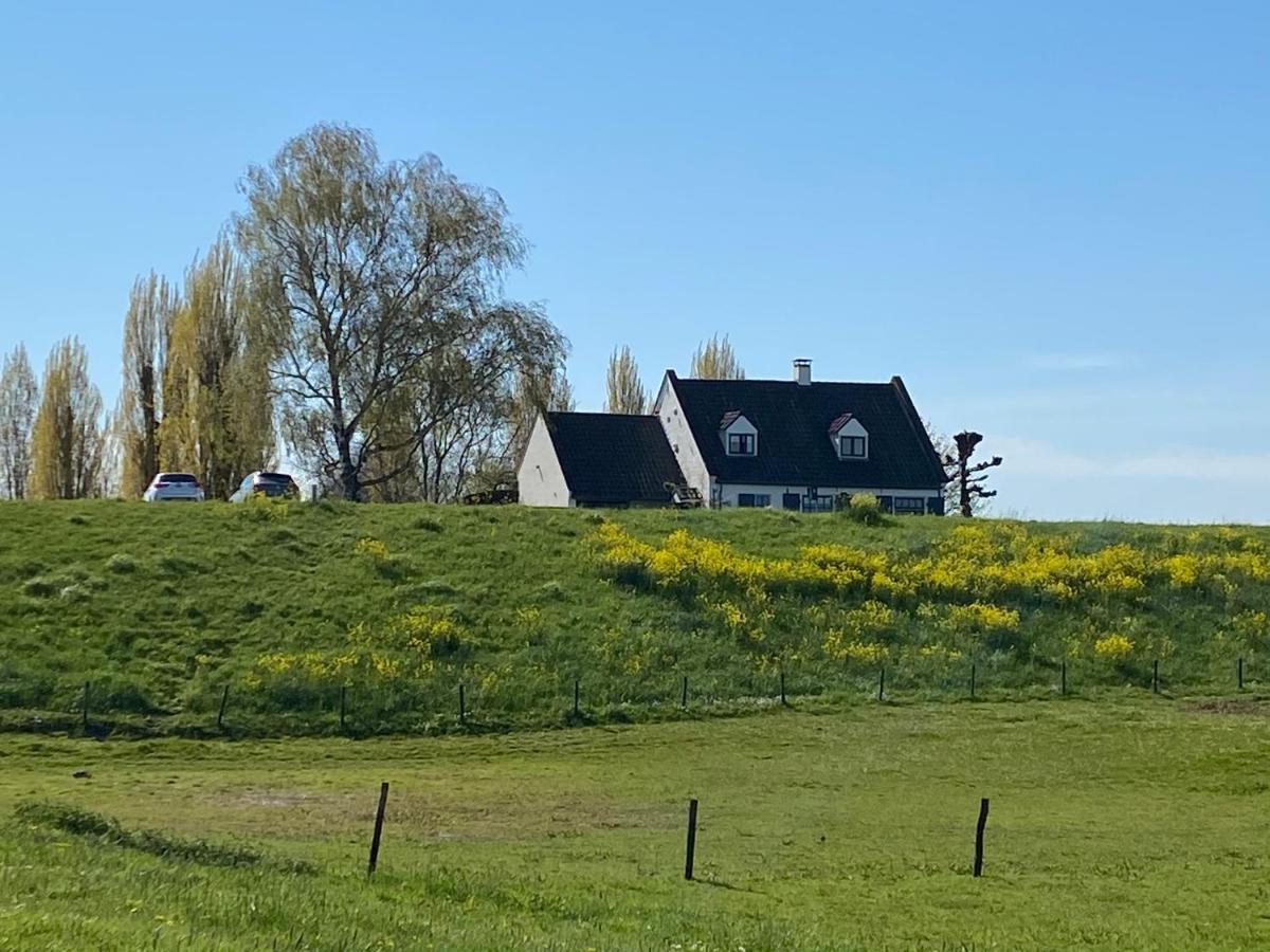 Roer, huisje aan de Maas Maren-Kessel Buitenkant foto