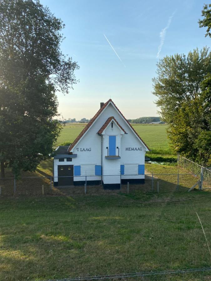Roer, huisje aan de Maas Maren-Kessel Buitenkant foto