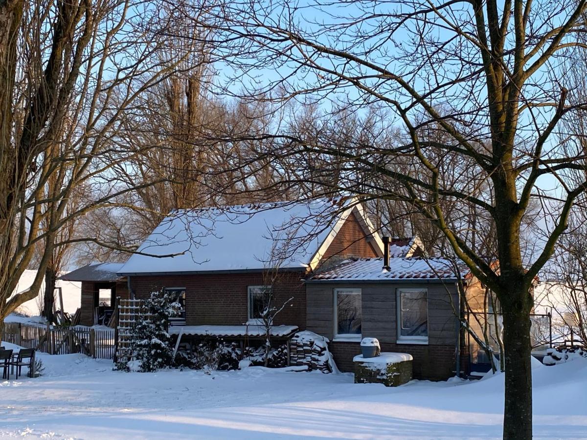 Roer, huisje aan de Maas Maren-Kessel Buitenkant foto