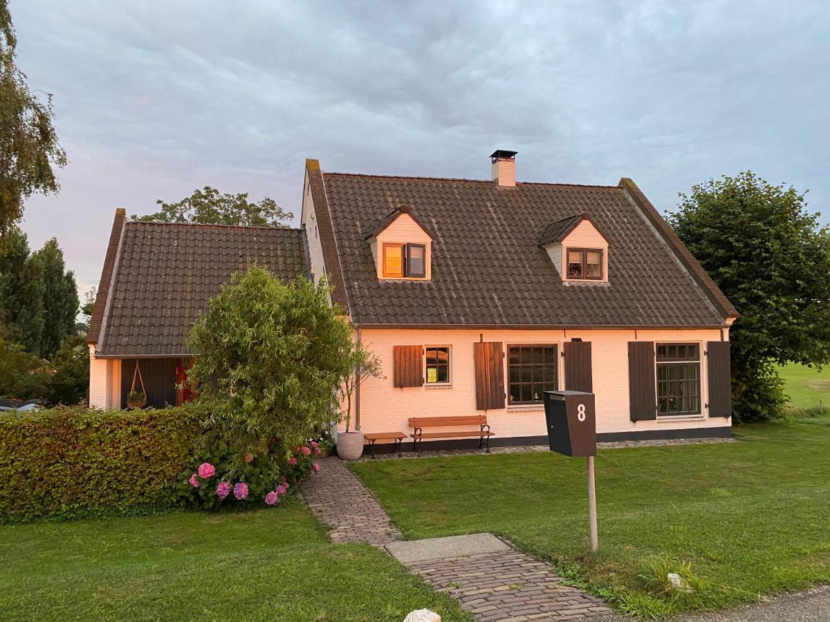 Roer, huisje aan de Maas Maren-Kessel Buitenkant foto